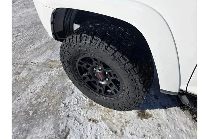 $39995 : Toyota 4Runner 2021 4x4 Vent image 9