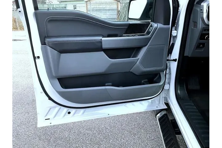 $39995 : Ford F-150 2023 4x4 XLT 4dr image 10