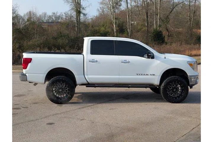 $24999 : Nissan Titan 2018 4x4 SV 4dr image 6