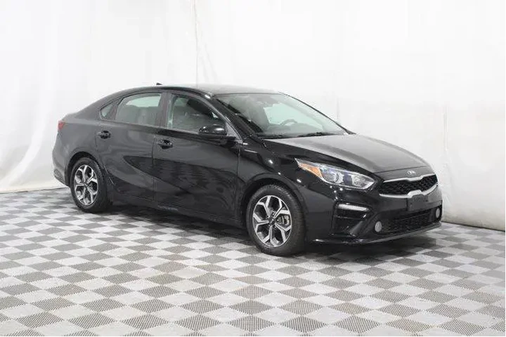 $14987 : Kia Forte 2020 LXS 4dr Sedan image 1