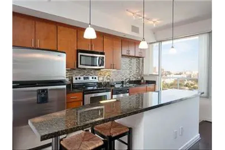 $2700 : Rental property with 1 bedro image 8