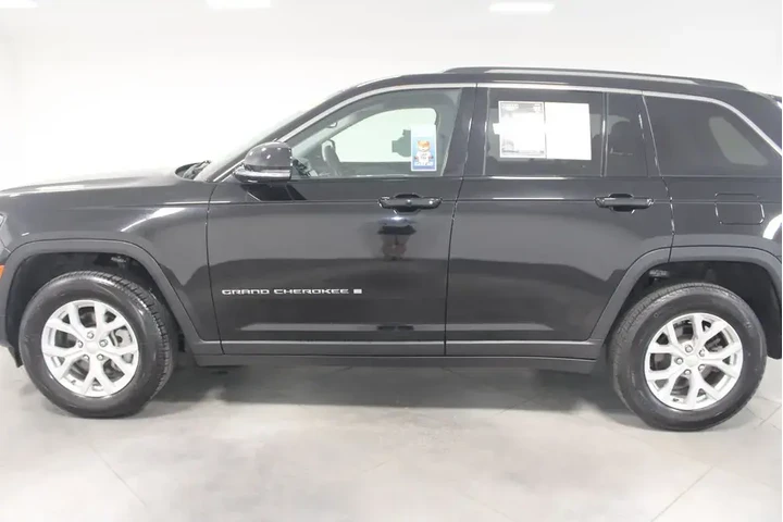 $26000 : Jeep Grand Cherokee 2023 4x2 image 6