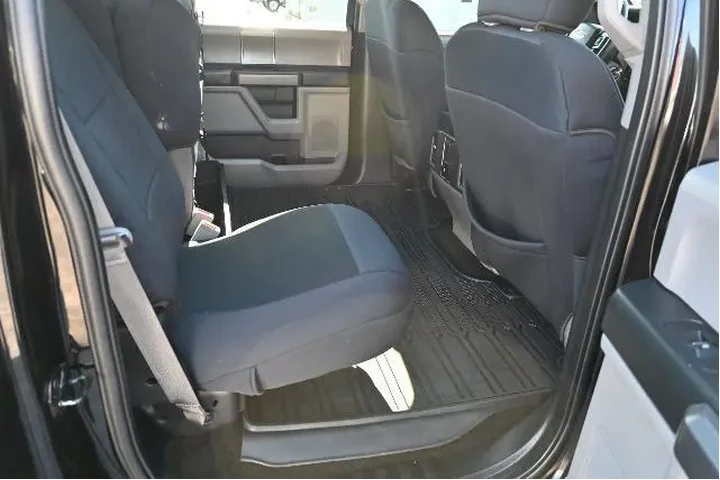 $27988 : Ford F-150 2019 4x4 XLT 4dr image 6