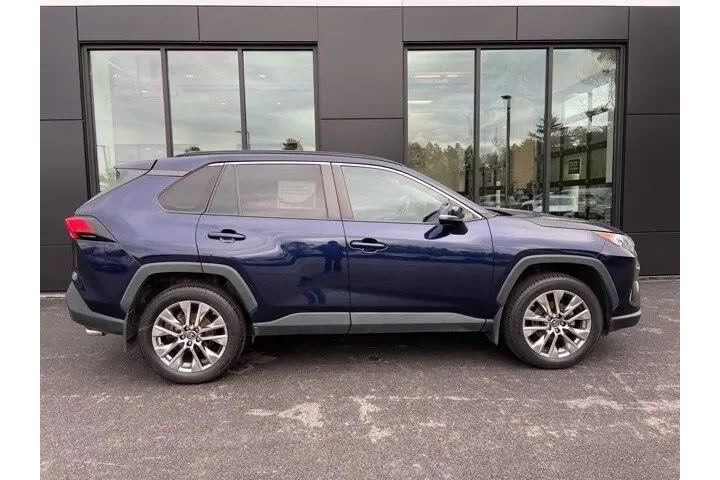 $24995 : Toyota RAV4 2019 AWD XLE Pre image 5