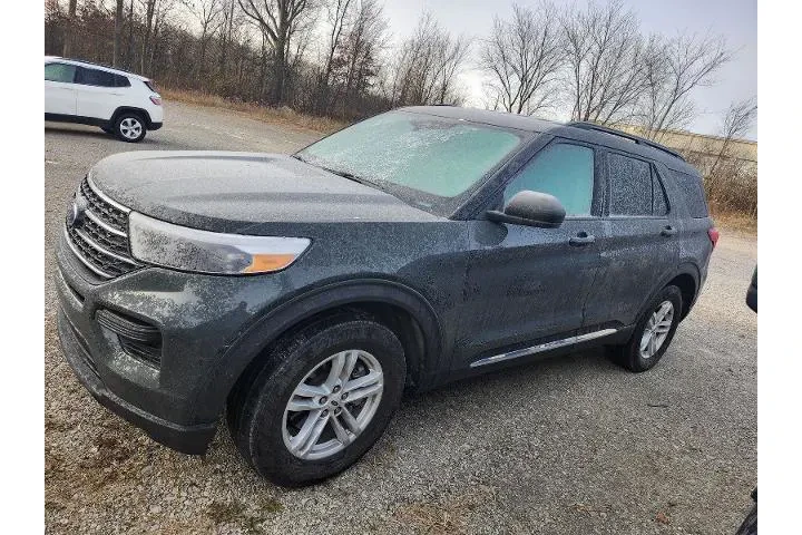 $29305 : Ford Explorer 2022 AWD XLT 4 image 2