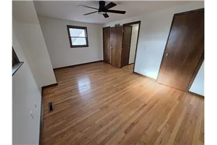 $3200 : Rental property with 3 bedro image 6