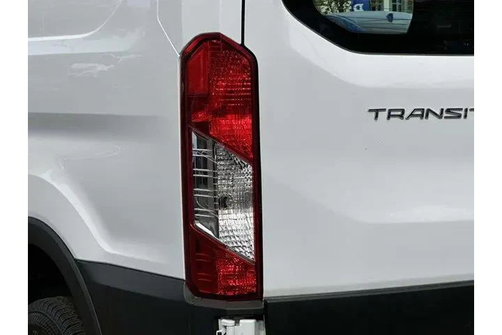 $31100 : Ford Transit 2024 250 3dr SW image 8