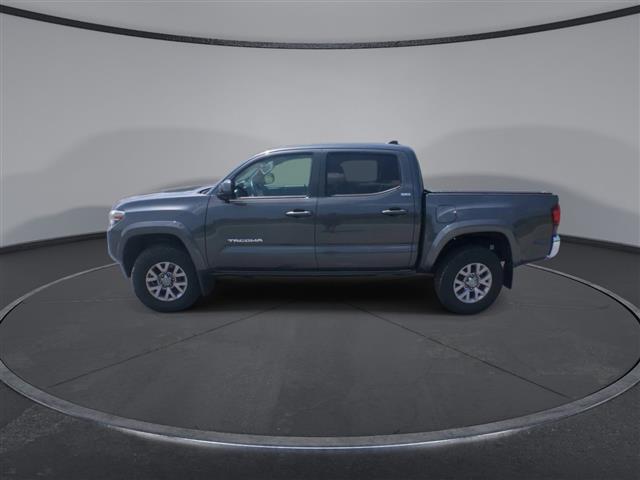 $31600 : PRE-OWNED 2018 TOYOTA TACOMA image 5