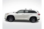 $24597 : Toyota Highlander 2017 AWD X thumbnail