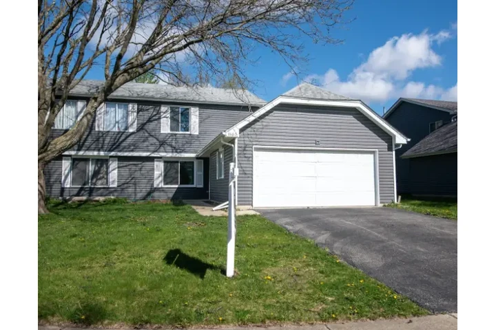 $980 : Fantastic 3 bedroom 1.1 bath d image 2