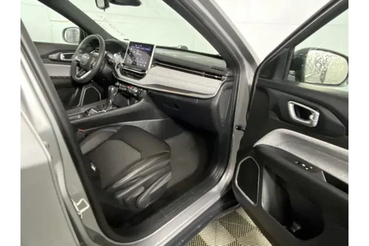 $18993 : Jeep Compass 2024 4x4 Latitu image 9