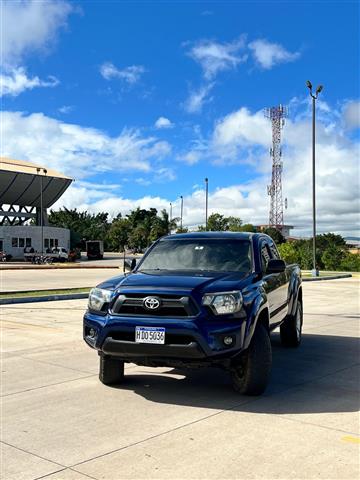 Vendo excelente pickup Toyota image 3