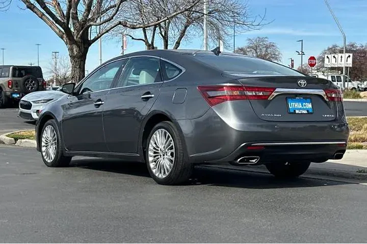 $22995 : Toyota Avalon 2017 XLE 4dr S image 6