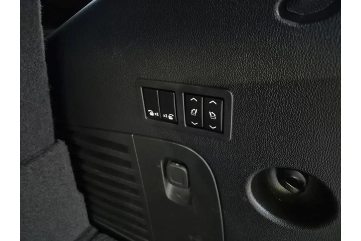 $30859 : Cadillac Escalade 2020 4x4 P image 9