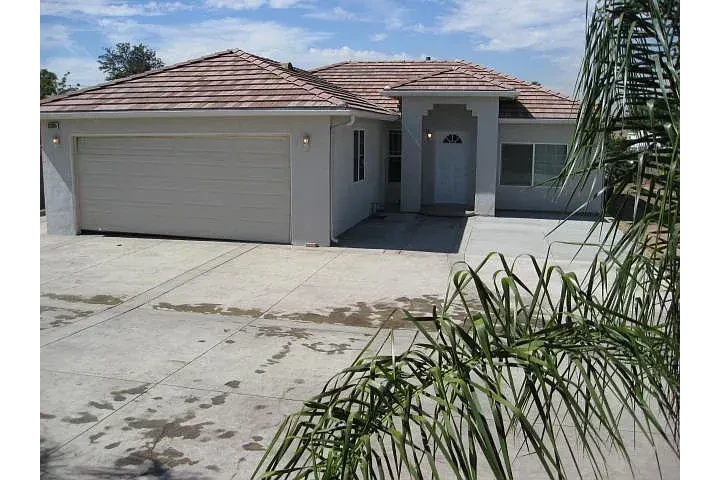 $1250 : Fontana - Renta Listo image 1