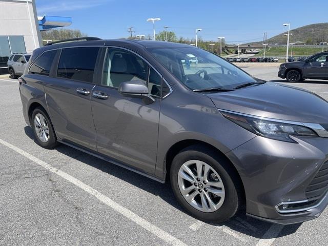 $49998 : PRE-OWNED 2024 TOYOTA SIENNA image 7