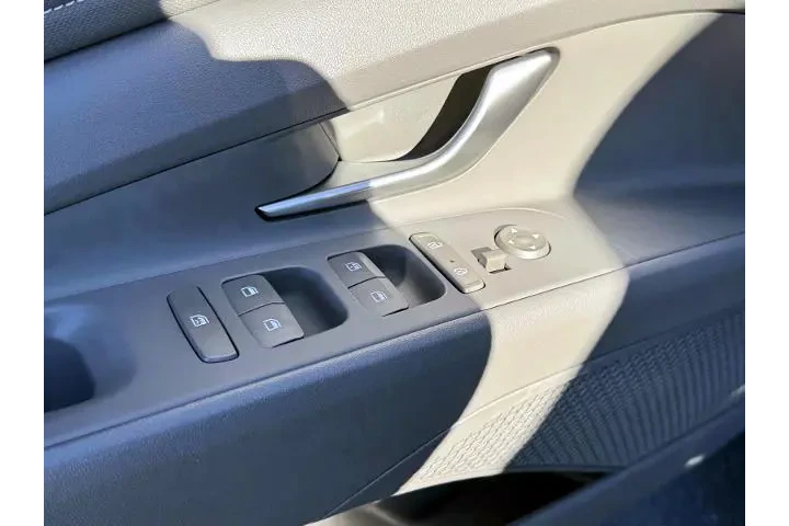 $18999 : Hyundai ELANTRA 2023 SEL 4dr image 9