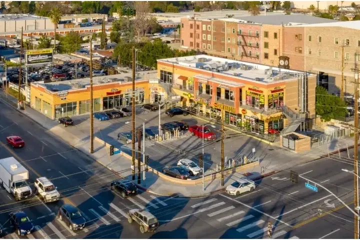 $2800 : COMMERCIAL SPACE FOR RENT image 5