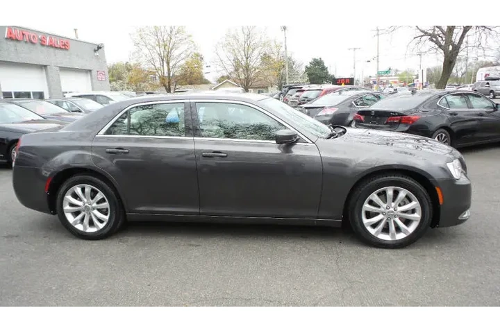 $12900 : 2016 300 Limited image 4