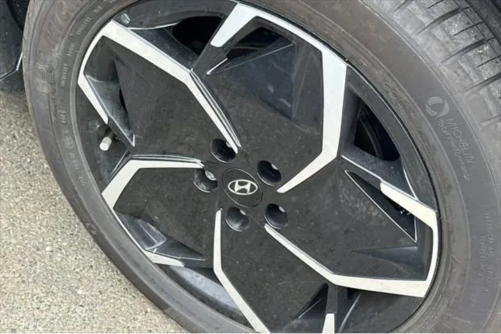 $32990 : Hyundai IONIQ 5 2024 Limited image 4