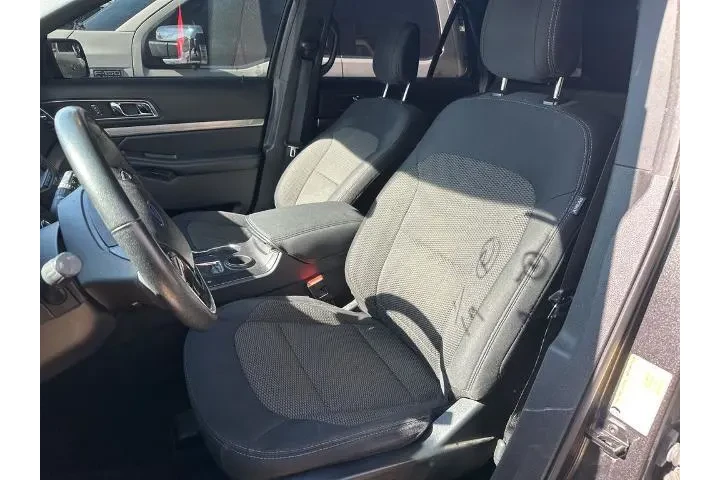 $17500 : Ford Explorer 2018 XLT 4dr S image 9