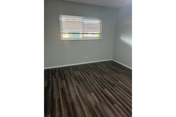 $1200 : Se Renta cuarto para compartir image 1