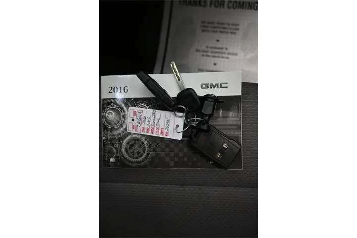 $22319 : GMC Sierra 2500HD 2016 4x4 B image 8