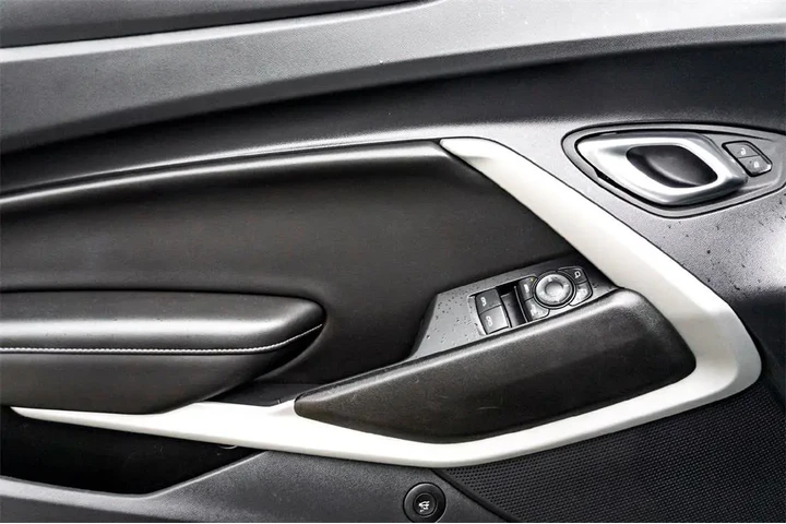 $24999 : Chevrolet Camaro 2023 LT 2dr image 10