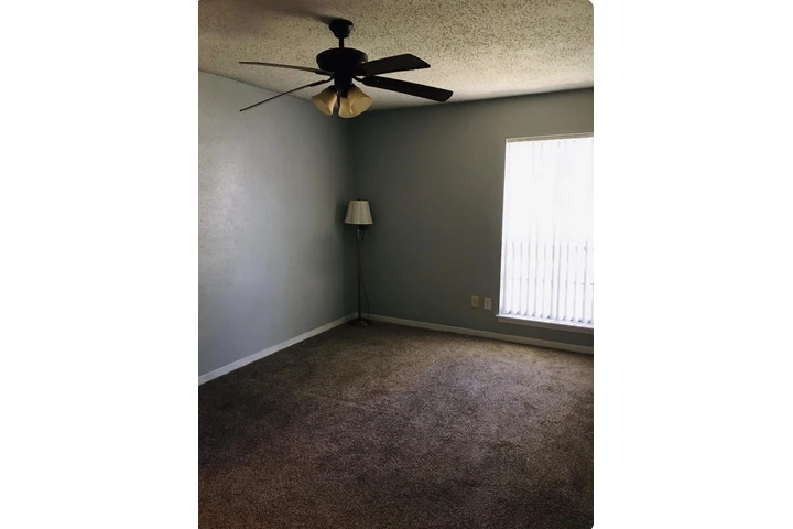 $750 : CUARTO EN RENTA EN KATY image 2