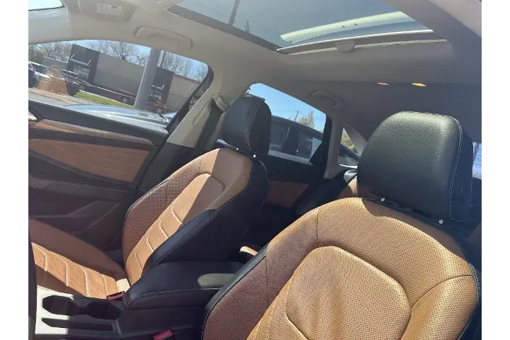 $18988 : Volkswagen Jetta 2022 SEL 4d image 4