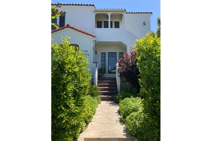 $1950 : 2 BEDROOM APT IN LOS ANGELES image 1