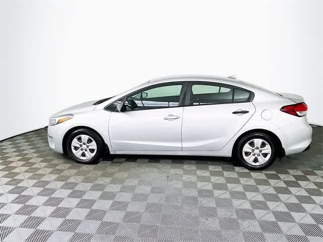 $9799 : PRE-OWNED 2017 KIA FORTE LX image 6