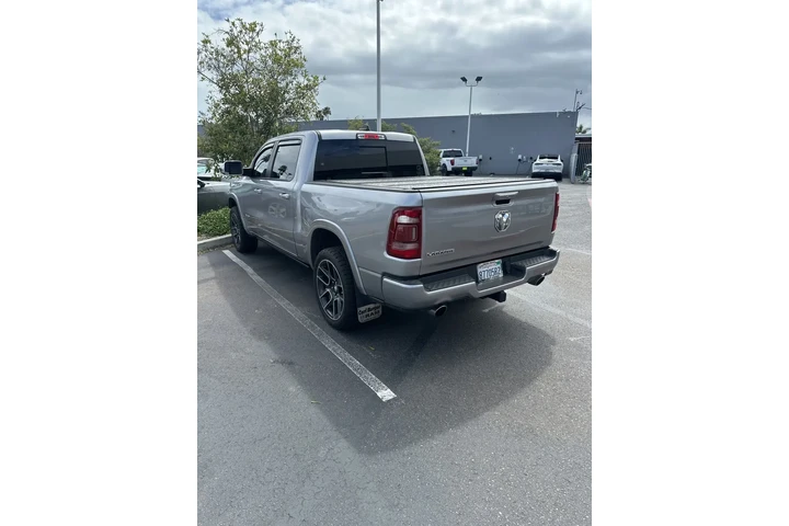 $28970 : Ram 1500 2019 4x2 Laramie 4d image 2
