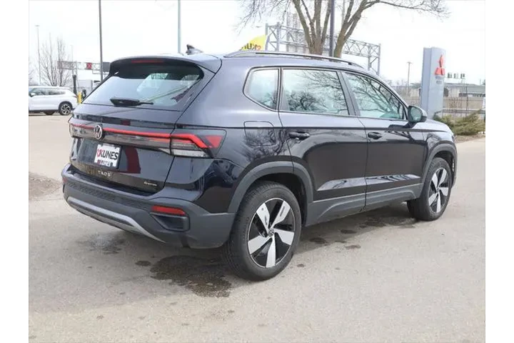 $21990 : Volkswagen Taos 2025 AWD S 4 image 8