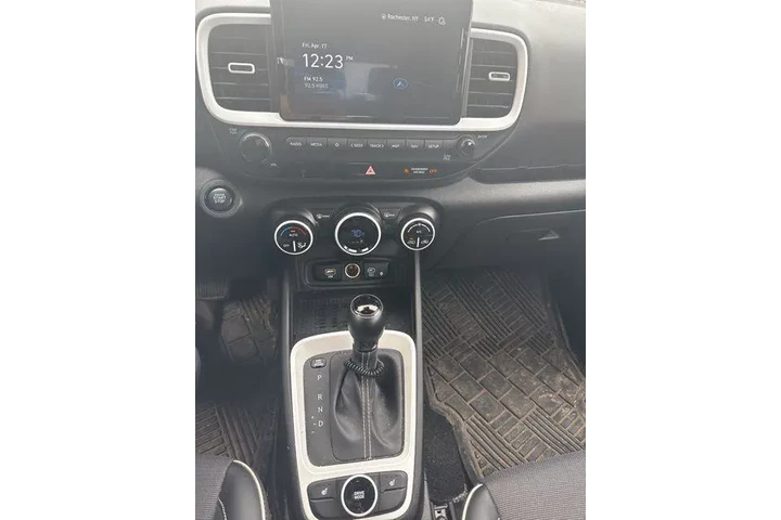$19990 : Hyundai VENUE 2023 Limited 4 image 6