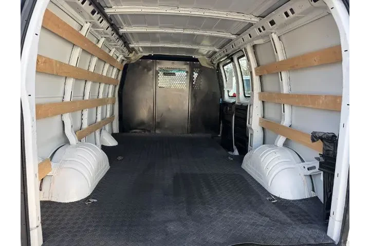 $33900 : Chevrolet Express 2024 2500 image 6