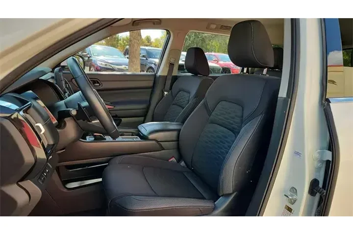$33856 : Nissan Pathfinder 2025 SV 4d image 10