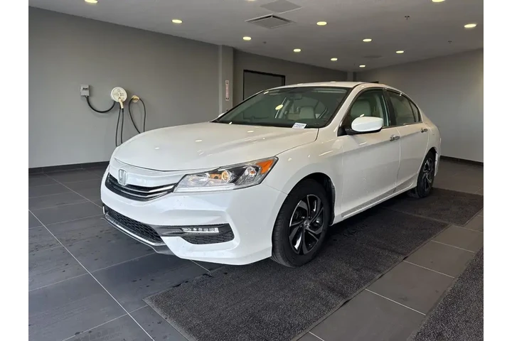 $16749 : Honda Accord 2017 LX 4dr Sed image 1