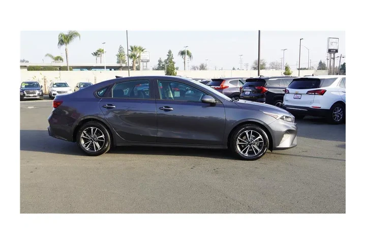 $17500 : 2024 Forte LXS image 5