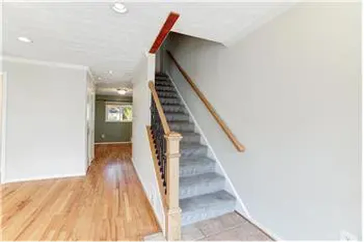 $3200 : Rental property with 3 bedro image 8