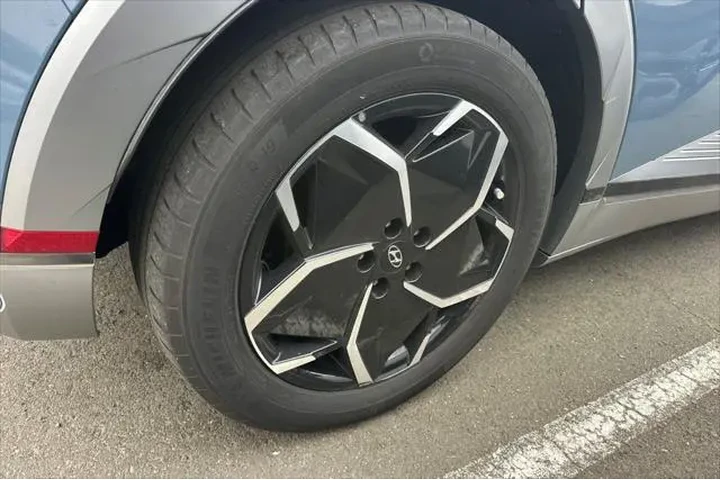 $30490 : Hyundai IONIQ 5 2024 Limited image 7