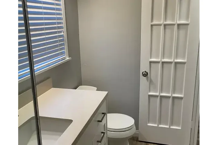 $1100 : North Hollywood 1bd 1bath image 2