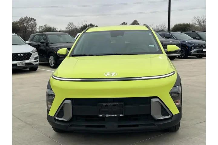 $18998 : Hyundai KONA 2024 SEL 4dr Cr image 2