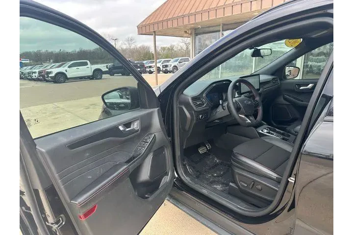 $20995 : Ford Escape 2023 ST-Line 4dr image 8