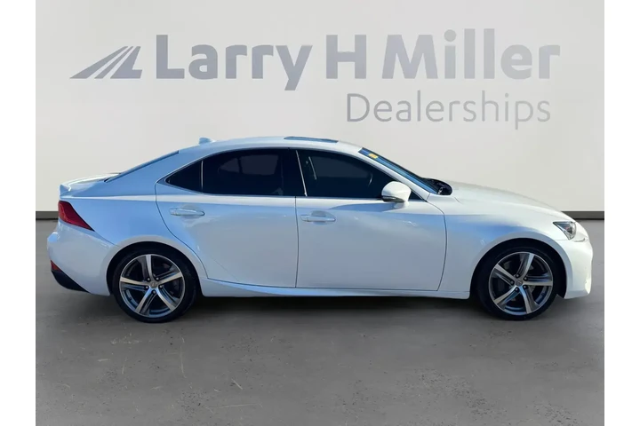 $21317 : Lexus IS 300 2018 4dr Sedan image 6