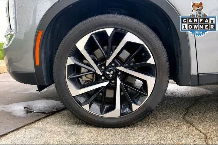 $24985 : Mitsubishi Outlander 2024 AW image 9