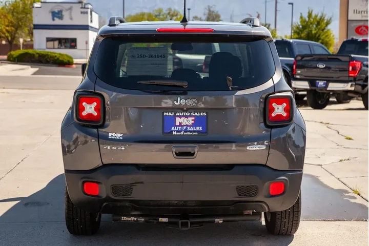 2018 Renegade Latitude image 6