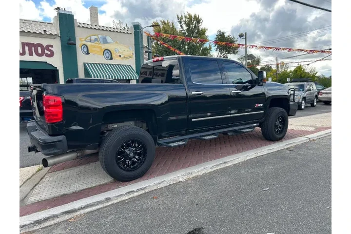 $31995 : 2019 Silverado 3500HD LTZ image 4
