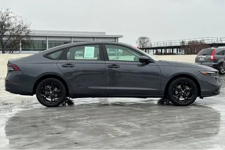 $27591 : Honda Accord 2025 SE 4dr Sed image 2