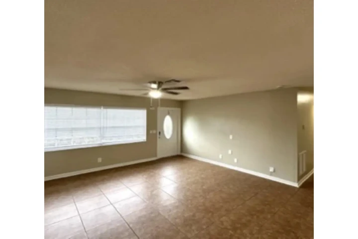 $1800 : Affordable Single Family home image 2